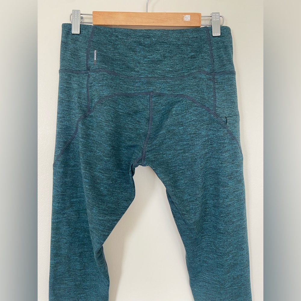 Mondetta sport yoga leggings green color size Medium great condition
